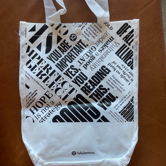 Lulu Lemon Reusable Shopping Bags - Picture 3 of 6